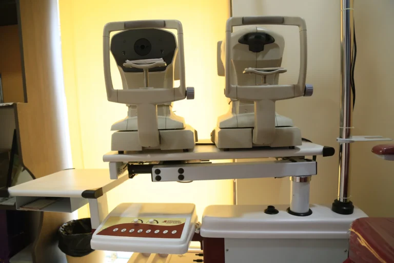 operating theatre - Saluja eye care